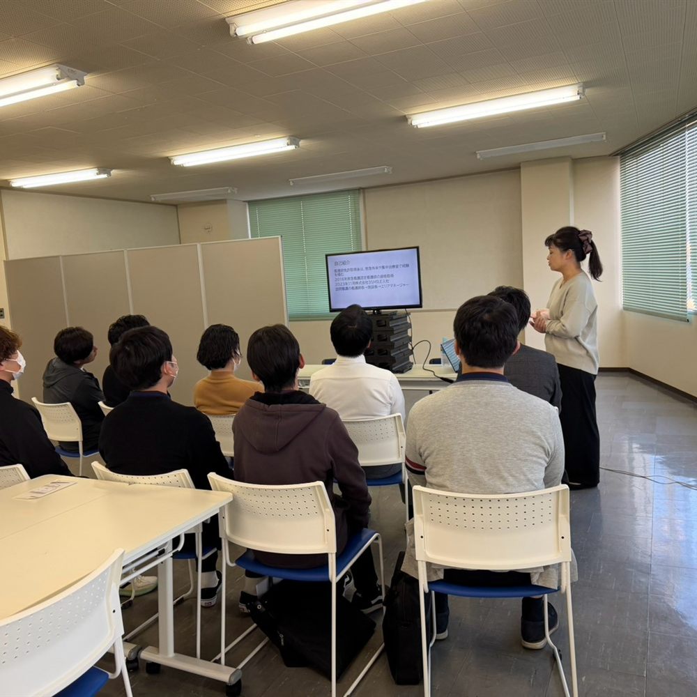 研修室で行われた社内AI勉強会の実際の様子