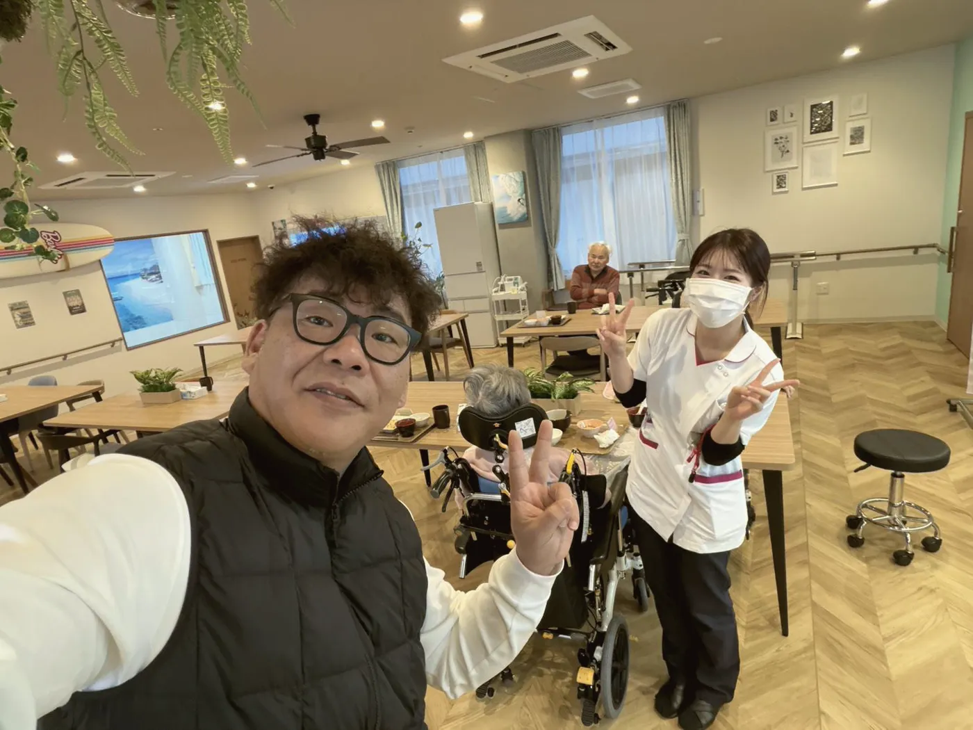 3SMILE代表と利用者・スタッフの様子